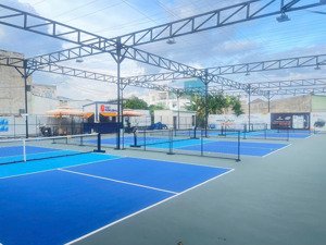 sang nhượng cụm sân thể thao 2600m2 pickleball và sân bóng đá mini đã đầu tư trang thiết bị đầy đủ
