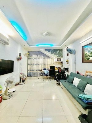 chỉ 6,4 tỷ - 64m2 - ngang 4m - trệt lầu đúc btct - 2pn 2wc - 2 mặt hẻm trước sau - sát mặt tiền