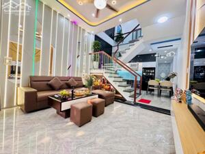 Nhà 2 tầng full nội thất