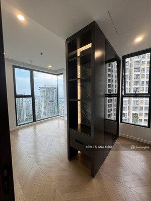 đang trống sẵn căn góc rộng, 77m2, 2pn, ntcb chỉ 28 triệu ở lumiere riverside