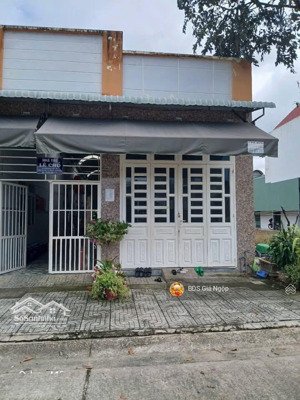 bán căn nhà gác lửng và 4 phòng trọ 150m2(5x30) đang cho thuê 9tr/ th chánh phú hoà bến cát