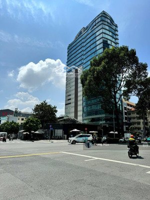 siêu hiếm bán nhà 1.000m2 mặt tiền trần hưng đạo quận 1. gpxd 2 hầm - 15 tầng - gía 300 tỷ