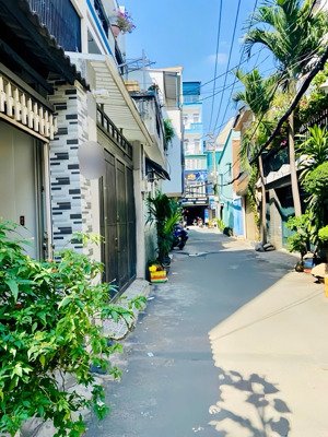 đường xe tải thông - nhà đúc 2 tầng - dt: 80m2 - ngay lê trọng tấn - chỉ 4,x ty