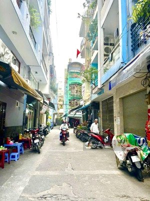 bán nhà hxh huỳnh văn bánh q.pn - 53m2, 3 tầng - đẹp- thuê 25tr/th - 9.9 tỷ - khu vip lê văn sỹ