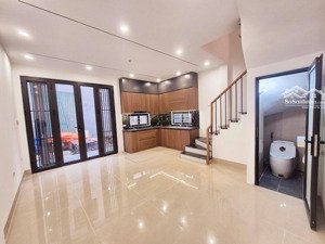 hàng hiếm còn sót lại, long biên siêu thoáng cách đường oto 15m