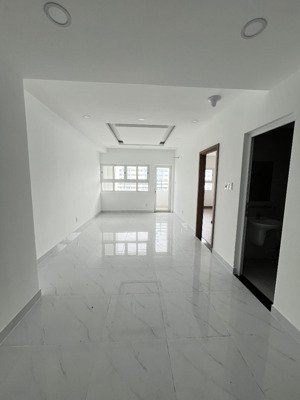 hàng sang nhượng giá rẻ giá chỉ 2,8 tỷ full 100% ở liền. cam kết không phát sinh thêm. đang chờ sổ