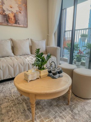 bán nhà mặt phố trích sài đang cho thuê làm homestay. 8tầng thang máy,dt 60m,mt 6m. giá 55 tỉ.