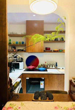 căn hộ tt hai bà trưng- gần bệnh viện thanh nhàn- sổ đỏ 67m2-oto đỗ chân cầu thang,lô góc-nhỉnh 4ty