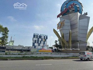 đất vị trí siêu đẹp ngay cổng chào bình dương - cạnh bệnh viện hạnh phúc - cách quốc lộ 13 100m
