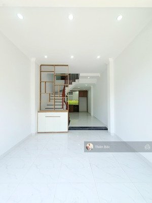 nhà xây đơn 35m2- yên vĩnh kim chung, sát chợ, ra trục thông, ô tô qua lại chỉ 50m- giá 4 tỷ 95