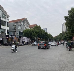 bán nhà mỗ lao, 40m2, 5tầng thang máy,lô góc, phân lô vỉa hè đường thông rộng ôtô tránh đỗ , kdoanh