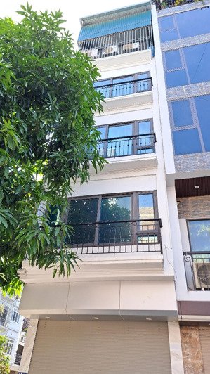 bán nhà khúc thừa dụ ô tô, kinh doanh ngày đêm 54m, mt 4,4m, 7 tầng thang máy giá 19 tỷ 4