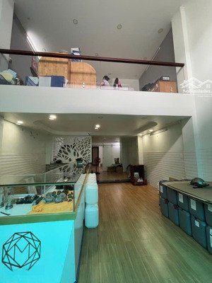 nhà 5x18m nguyễn hữu tiến xây 5 tầng kiên cố, đường nhựa 8m ô tô đậu cửa. nhà hoàn công đầy đủ