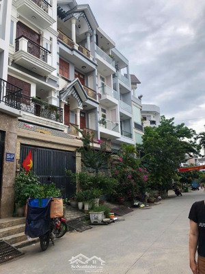 bán mt trân hưng đạo p. tân sơn nhì tân phú 5x17m 4 tầng 5pn giá 12ty300