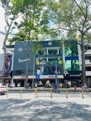 tòa nhà góc 2mt trần hưng đạo, quận 1 - dt: 8.5x18m - 6 tầng - hđt 200 triệu - giá 55 tỷ