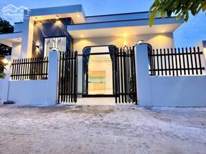 Nhà trệt diện tích rộng 3 phòng ngủ, gần trường Tiểu Học Long Tuyền