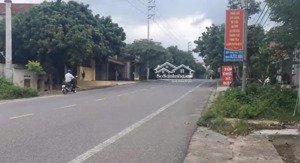 đất nền 174m2 tại mặt phố trường chinh, xuân hòa, phúc yên, giá 4,6 tỷ, đường bà vỉa hè rộng