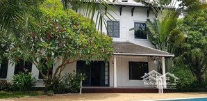 bán gấp căn biệt thự sân vườn ngọc thuỵ- 3 mặt thoáng- đường rộng. dt:1300m2,mt:40m. giá:230 tỷ tl