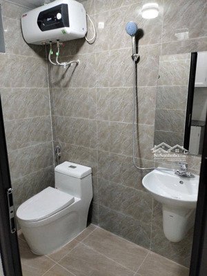 cho thuê văn phòng phố trần duy hưng,cầu giấy,hà nội,dtsd 160m2,sàn thông,giá 23tr/tháng