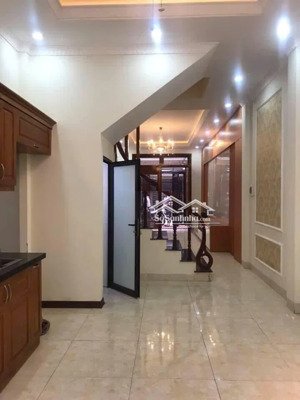 bán gấp nhà cách phố quan nhân 15m, thanh xuân. 43m 4 tầng 8,7 tỷ