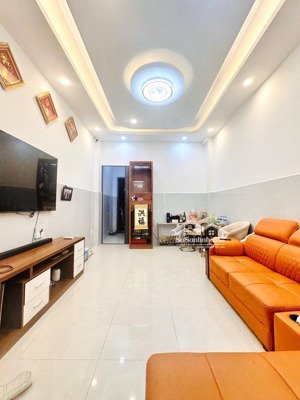 hxh huỳnh văn bánh p.13 phú nhuận - sát mặt tiền - 9 tỷ