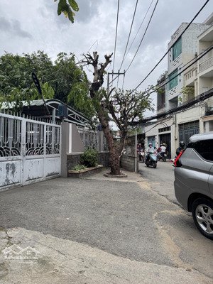 nhà mới đường ô tô tránh nhau 74,5m2 5x15m, 2 tầng 3pn gần bv lê văn thịnh q2, sổ hồng bao sang tên