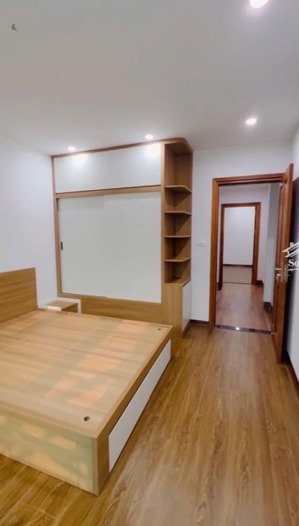 bán nhà xuân phương -ntl ngõ rộng gần ô tô , bãi đỗ xe ngay nhà diện tích 30 m -5 tầng đủ công năng