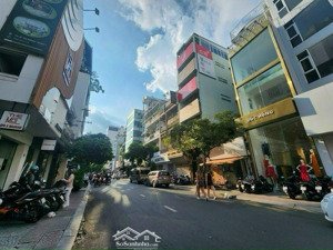 bán chdv dòng thu 6,8%/năm ngay nguyễn gia trí-p25-bt. dt 8x23,5mx6 tầng(33p 33wc). giá chỉ 28,5 tỷ