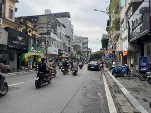 nhà 4t mặt ngõ phố bạch mai ngõ to, kinh doanh sầm uất như phố ô tô tránh hè 2 bên dt 42m2 mt 4,2m