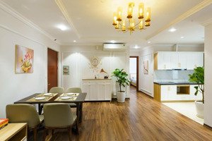 bán căn góc 3 pn hướng đông nam, 95 m2 đầy đủ nội thất ở chung cư ct1 quân đội thạch bàn. 4.8 tỷ