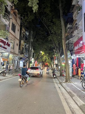 siêu đẹp, bán nhà mặt phô nghĩa tân, cầu giấy. 90m2 mt 6 mét. vỉa hè rộng kinh doanh mọi loại hình