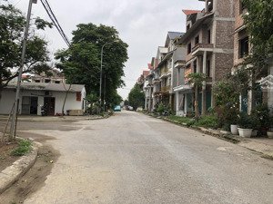 chính chủ bán gấp căn liền kề 75m2 hoàn thiện đầy đủ tại cienco 5 tân lập lh: 