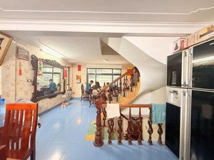 bán nhà ngọc khánh, dân xây, sát phố, mặt ngõ kinh doanh 37m2 x 4 tầng