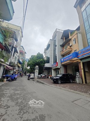 mặt phố hoàng ngân lô góc.. diện tích 68m x 4 tầng. mt5.5m. giá 25 tỷ. lh 