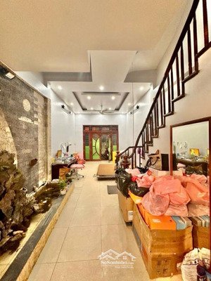 bán (gấp) nhà kim ngưu, phân lô, ô tô đỗ cửa. dt 58m2 - mt 4m. giá 15 tỷ.