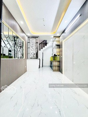 nhà đội cấn - 24mx5 tầng - giá nhỉnh 5 tỉ - ngõ rộng thoáng - kinh doanh đỉnh