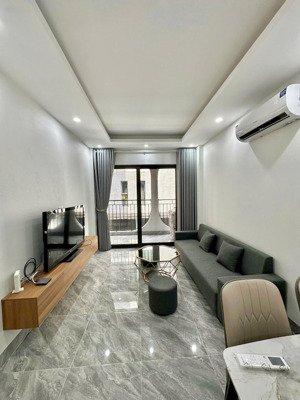 cho thuê căn hộ 2 ngủ 1 khách tại 124 hoàng ngân - diện tích 60m2 - oto đỗ cửa