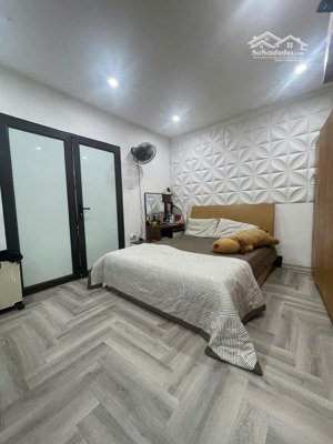 phan đình giót nhà đẹp ở ngay ô tô lùi cửa vị trí trung tâm, ngõ rộng thoáng, ô tô lùi