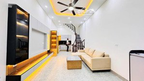 bán nhà 5 tầng, gần ngã tư sở, ngõ nông. ô tô đỗ cách nhà chỉ 100m. sổ vuông đẹp. giá chỉ 6.x tỷ