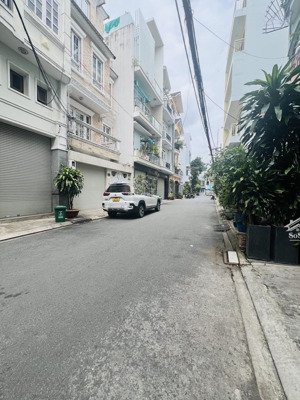 dãy trọ 100m2 mặt tiền trục hoàng hoa thám p.13, tân bình - giá quá mềm