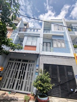 nhà 3 tầng giá 5.1 tỷ hẻm xe tải bình chiểu