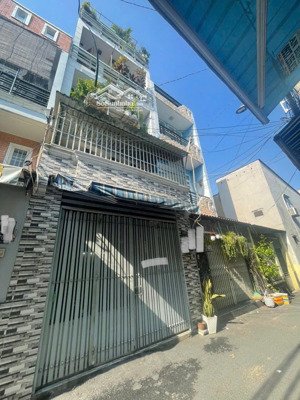 bán nhà 1 trệt 1 lững 2 lầu sân thượng. kế bên ủy ban p16 . nhà 1 xẹt. 20m ra mặt tiền. hẻm xe hơi