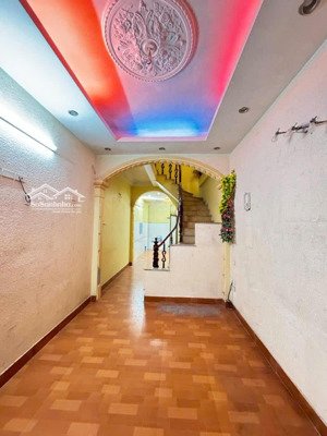 bán nhà ngõ quỳnh, hai bà trưng 43m², 3 tầng, giá 8.2 tỷ