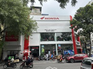 cho thuê nhà mp trần thái tông 100m2x3t, mt 12m, thông sàn, vị trí đẹp, kinh doanh mô hình sạch