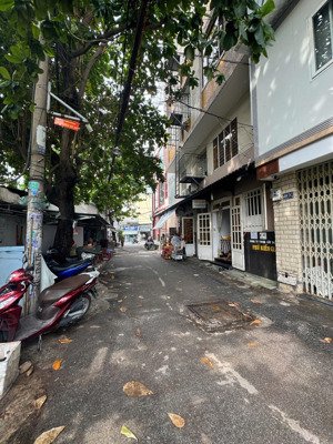 bán nhà ngay đại học hutech,đại học giao thông vận tải hcm, đường ung văn khiêm,dt 5x12m,giá 8,5 tỷ