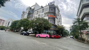 chỉ 13.5 tỷ, mặt tiền duy nhất. cụm xuân thủy, góc thảo điền. dt(4x13m). nhà mới 3 tầng.