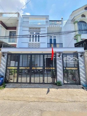 gia đình tôi cần tiền cần bán nhanh căn nhà lầu trệt ngay trường học dĩ an tphcm mới