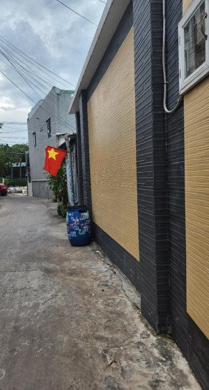 bán nhà linh tây, cạnh đại học cảnh sát nhân dân, hẽm oto tránh.