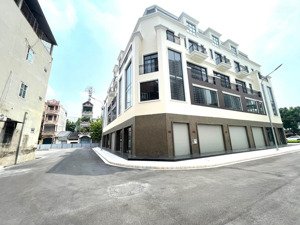 nhà đẹp hàm nghi. ô tô tránh, vào nhà, lô góc 2 vỉa hè, 70m2 x 5 tầng. giá 22 tỷ. ảnh thực tế nhà!!