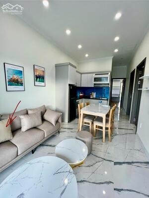 Cho thuê căn hộ 2 ngủ cao cấp (80m2) Waterfront City.